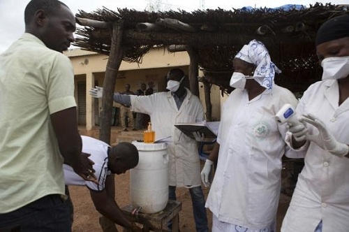 Phát hiện hàng trăm trường hợp nghi ngờ nhiễm Ebola mới 